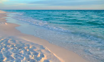 Морской пейзаж волны на песке - обои на рабочий стол
