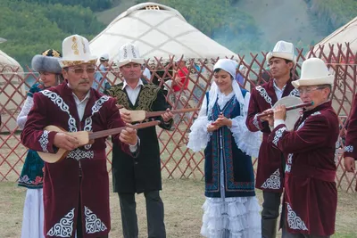 ОО КАПС - 🌷🌷🌷 Урматтуу достор, сиздерди Нооруз майрамы менен  куттуктайбыз! 🌷🌷🌷 Дорогие друзья! Сердечно поздравляем Вас с праздником  Нооруз! Желаем новых идей и возможностей, вдохновения и пробуждения сил,  открытия новых истоков