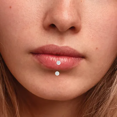 Пирсинг прокол губы - Как делать и сколько заживает?