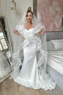 Сверкающее платье миди на свадьбу с объемным рукавом Daineris diamond |  Vivabride