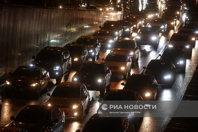 Пробки на дорогах в час пик Редакционное Стоковое Изображение - изображение  насчитывающей место, движение: 158483229