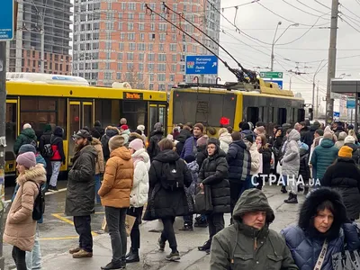 В Намангане из-за марафона образовались серьезные пробки на дорогах - фото