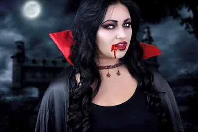 Образы вампиров, зомби и докторов самые популярные у ростовчан в  предстоящий Хэллоуин