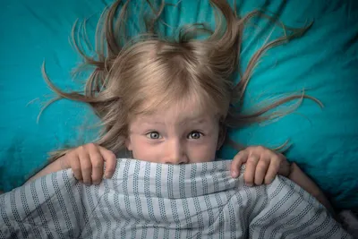 Как страшилки влияют на психику ребёнка? Польза и вред просмотра ужастиков  | Психологические Штуки | Дзен