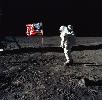 Когда российские космонавты высадятся на Луну, рассказал академик РАН  Владимир Соловьёв