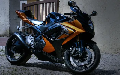 Обои 1600x1200. Синий мотоцикл Suzuki, скачать картинки и обои на рабочий  стол.