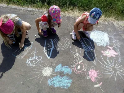 Городской конкурс рисунков на асфальте \"Города-побратимы\", посвященный Дню  города. - Ошколе.РУ