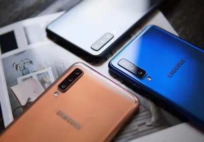 Samsung представила смартфон Galaxy A9 Pro 2019: тройная основная и  врезанная в экран селфи-камера | Канобу