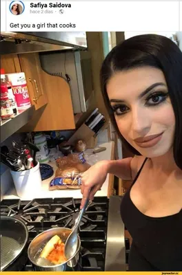 Женщина на кухне готовится готовить · Бесплатные стоковые фото